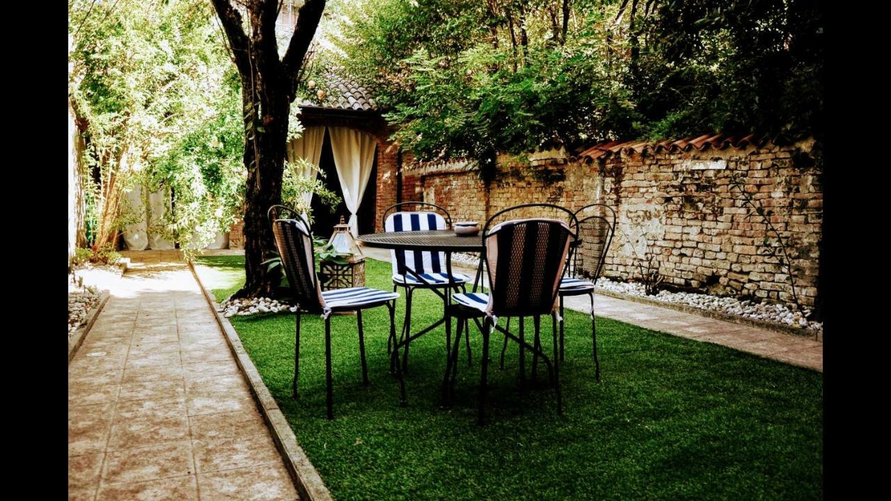 Garden Vittoria Villa Cremona Exteriör bild
